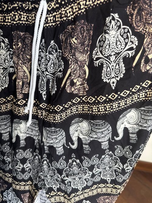 Black/ cream Elephant pants
