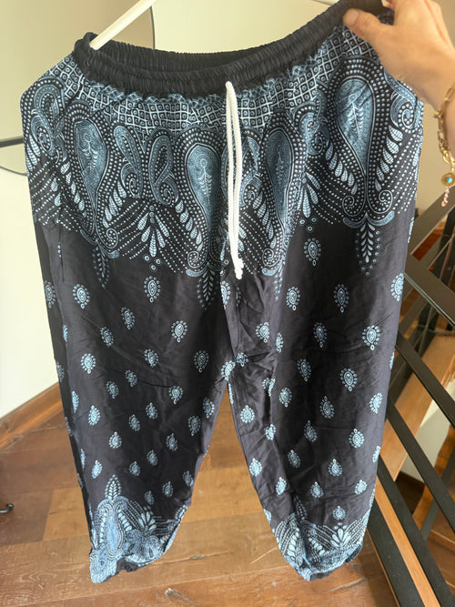 Blue/ back paisley pants